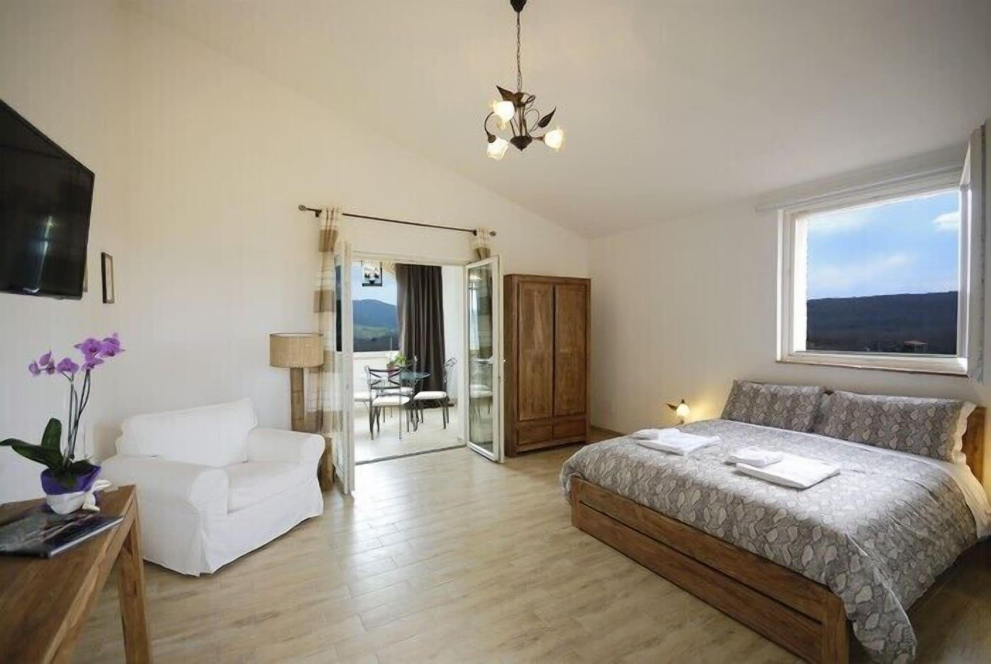 Pietriccio Rosso Hotel La Campigliola Luaran gambar
