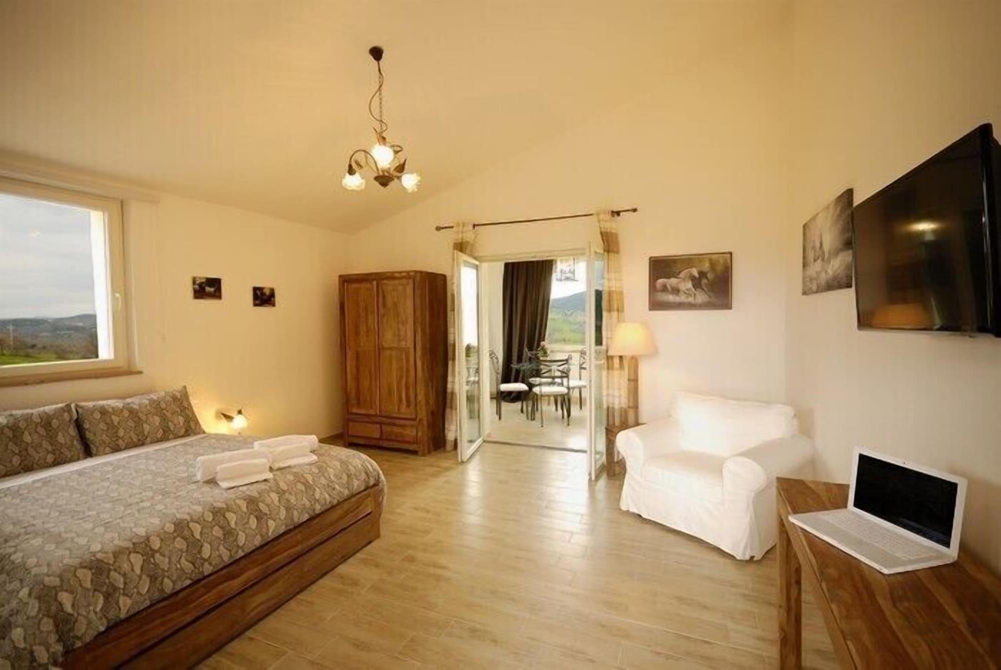 Pietriccio Rosso Hotel La Campigliola Luaran gambar