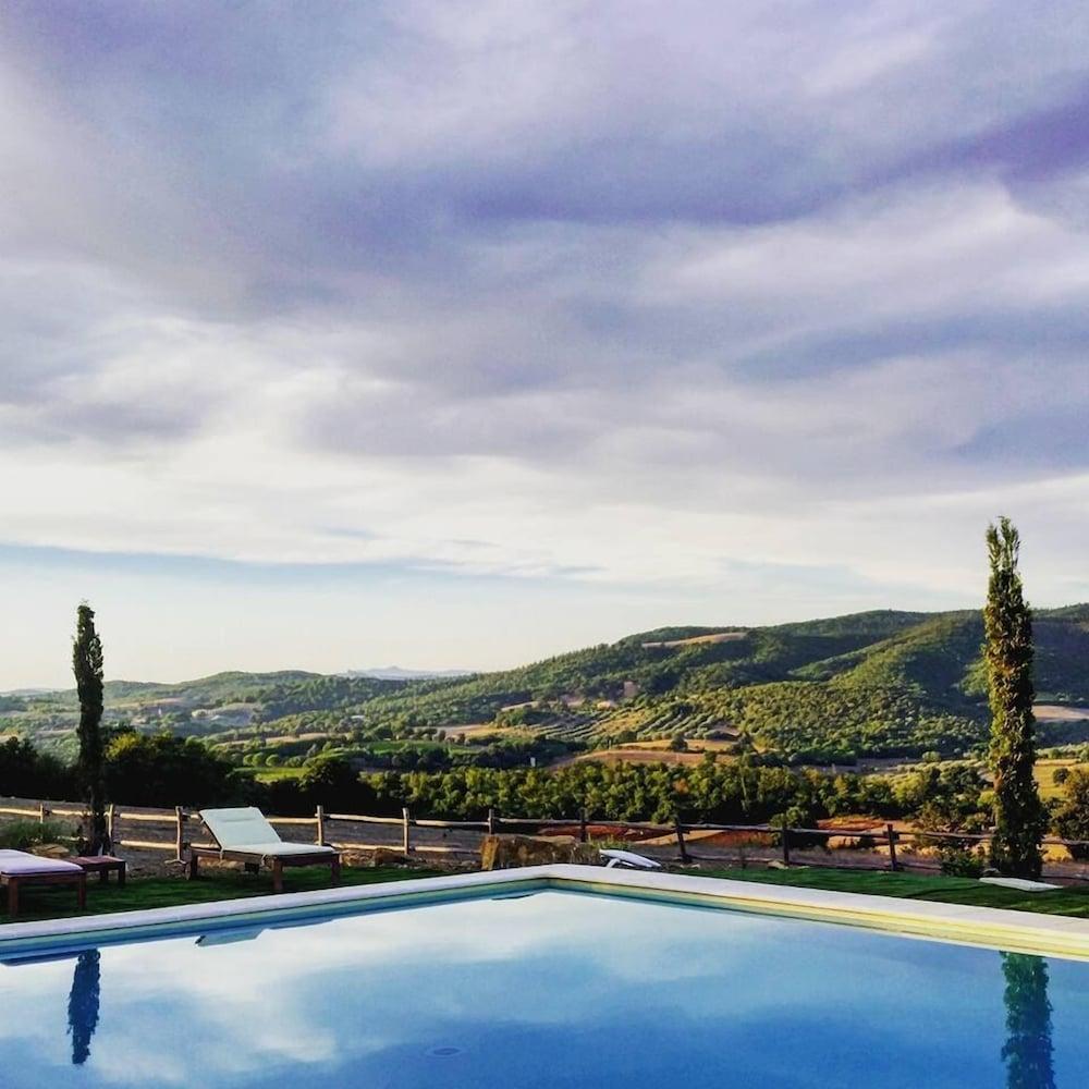 Pietriccio Rosso Hotel La Campigliola Luaran gambar
